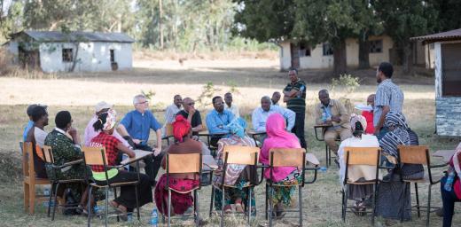 Visiting LWF General Secretary Rev. Dr Martin Junge and his team join EECMY church leaders in a meeting with members of the Hundedo self-help group in Hadiya, on 31 January. All photos: LWF/Albin Hillert