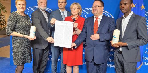 The CCME and CEC representatives presented the Christmas statement to First Vice-President of the European Parliament Mairead McGuinness in Brussels. Photo: CEC/Naveen Qayyum