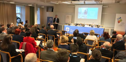 LWF General Secretary Rev. Dr Martin Junge explains the LWF to Europe Pre-Assembly attendees, in Sweden. Photo: LWF/A. DanÃ­elsson
