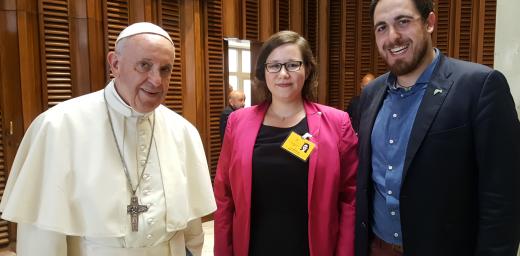 From left to right: Pope Francis, LWF Council member Julia Braband and Thomas Andonie, Chairperson of the Federation of German Catholic Youth (BDKJ). Photo: LWF / Julia Braband