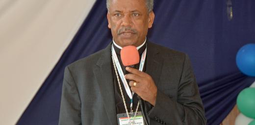 Rev. Dr Wakseyoum Idosa addressing delegates at the LUCCEA General Assembly in Nairobi, Kenya. Photo: ALCINET