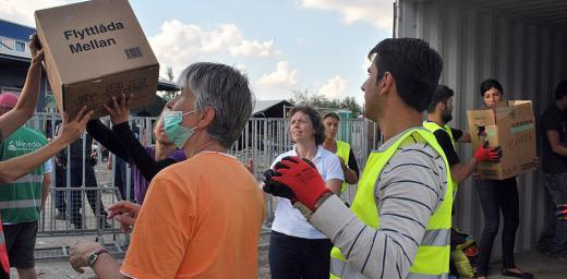 Volunteers and church aid organization at a distribution in Hungary. Photo: evangelikus.hu