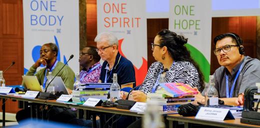 (Participants in this year’s RoNEL included 16 LWF member church leaders from 13 countries. Seen here, from right: Pastor President Rev. Julio Caballero; (Honduras); Bishop Leila Ortiz (USA); Rev. Dr Nestor Paulo Friedrich (LWF Vice-President, LAC); Rev. Dr Sameul Dawai (Regional Secretary, Africa) and Bishop Johnes Meliyio (Kenya). Photo: LWF/A. Danielsson