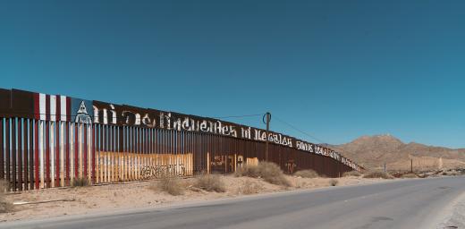 The border between Mexico and the USA near Ciudad Juárez, Chihuahua, Mexico. Photo: Alejandro Cartagena, Unsplash
